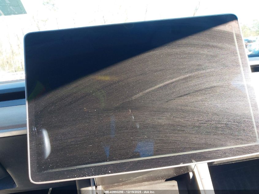 2018 Tesla Model 3 Long Range/Performance VIN: 5YJ3E1EB9JF054737 Lot: 43993298