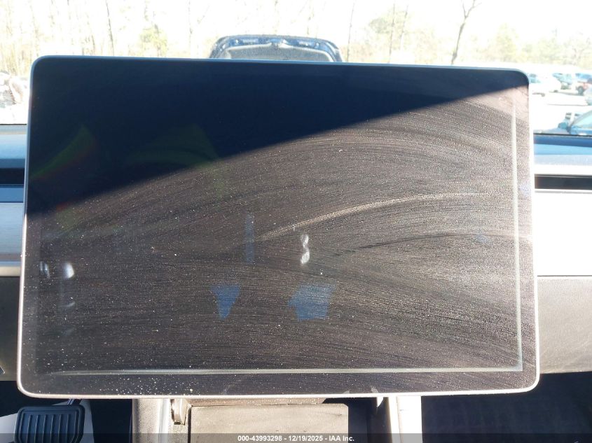 2018 Tesla Model 3 Long Range/Performance VIN: 5YJ3E1EB9JF054737 Lot: 43993298