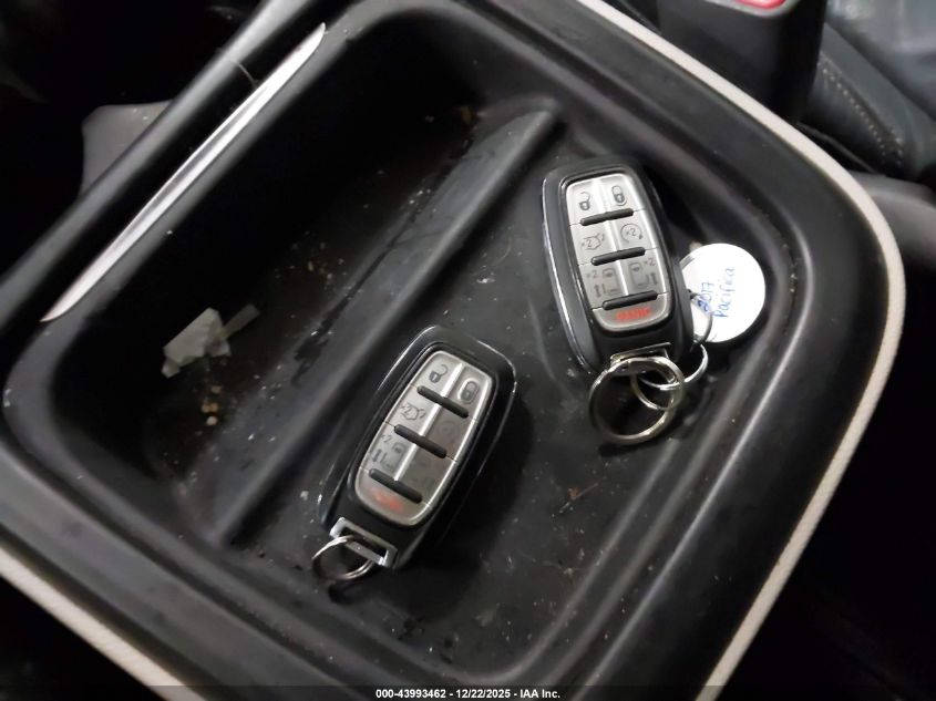 2017 Chrysler Pacifica Touring-L VIN: 2C4RC1BG2HR593487 Lot: 43993462