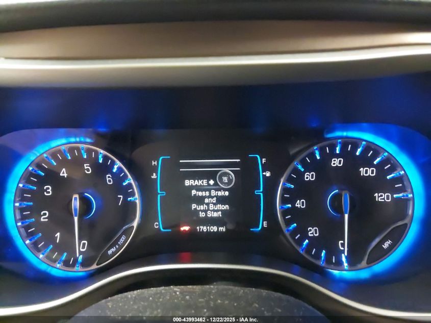 2017 Chrysler Pacifica Touring-L VIN: 2C4RC1BG2HR593487 Lot: 43993462