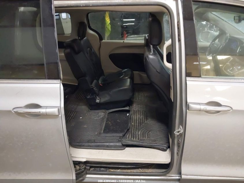 2017 Chrysler Pacifica Touring-L VIN: 2C4RC1BG2HR593487 Lot: 43993462