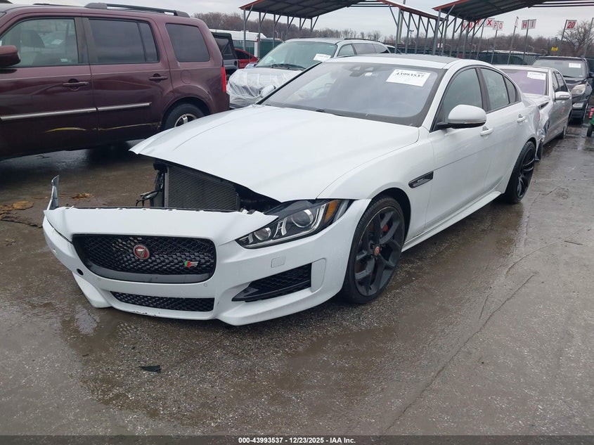2017 Jaguar Xe 35T R-Sport