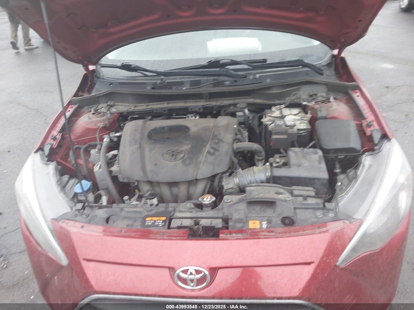 2020 Toyota Yaris Le #10