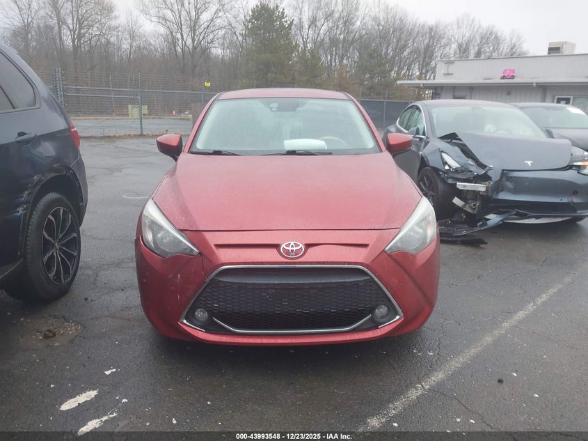 2020 Toyota Yaris Le #12