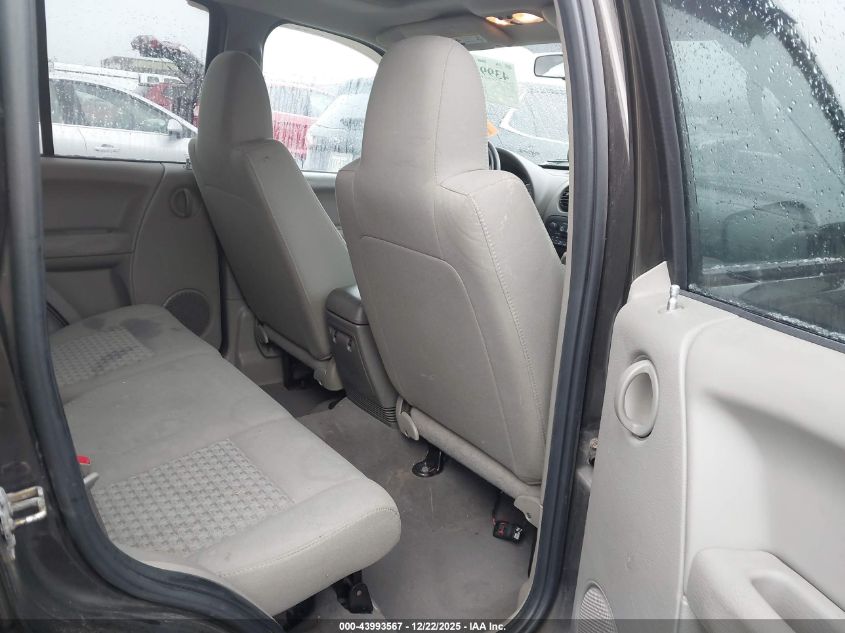 2005 Jeep Liberty Sport VIN: 1J4GL48K25W716061 Lot: 43993567