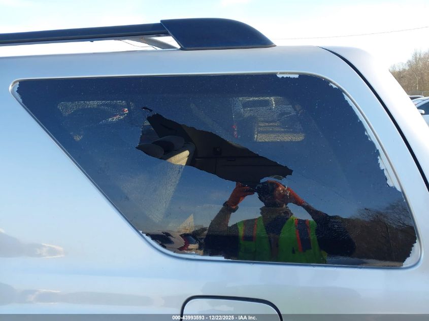 2004 Toyota 4Runner Sr5 V6 VIN: JTEZU14R740042256 Lot: 43993593