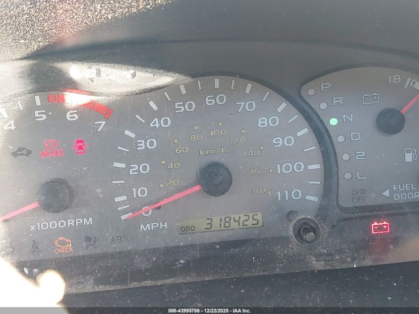 2003 Toyota Sequoia Limited V8 VIN: 5TDZT38A63S166022 Lot: 43993786