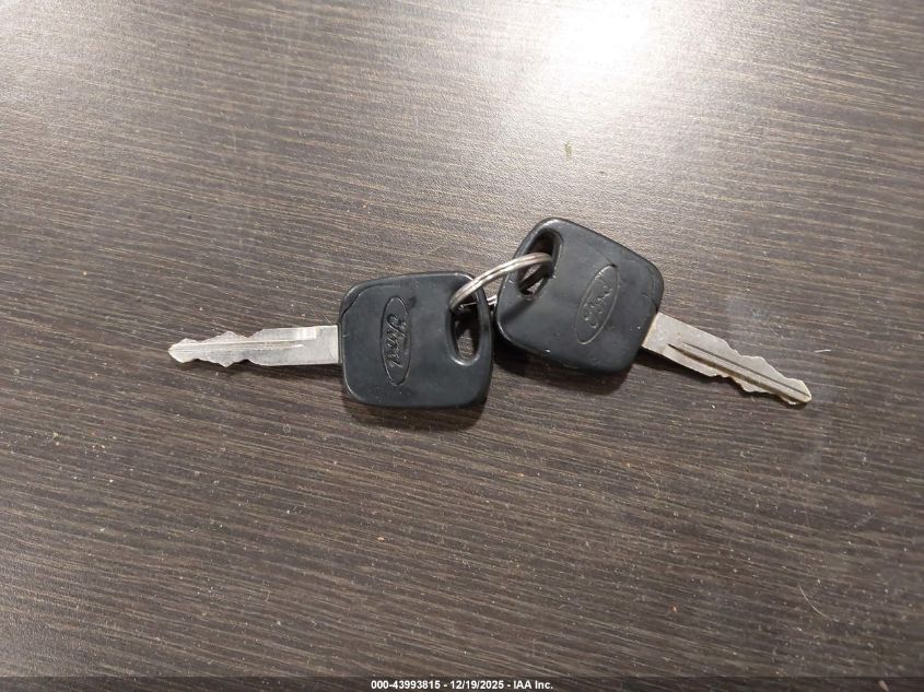 2002 Ford F-150 Lariat/Xlt VIN: 1FTRW08L12KB70492 Lot: 43993815