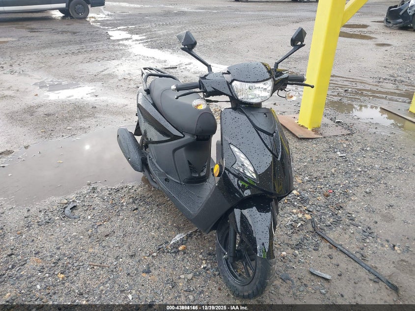 35YACBBNXR1137575 2024 Vespa Generic Scooter auction photo 1
