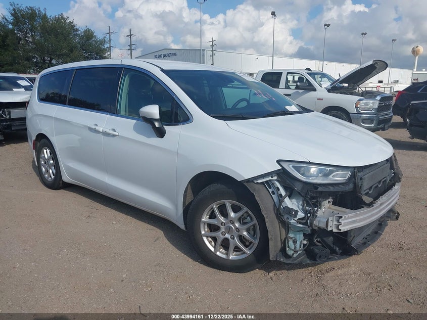 2C4RC1BG1PR533117 2023 Chrysler Pacifica Touring L auction photo 1