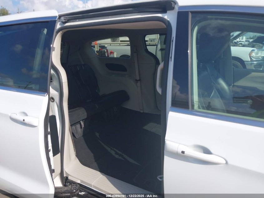 2023 Chrysler Pacifica Touring L VIN: 2C4RC1BG1PR533117 Lot: 43994161