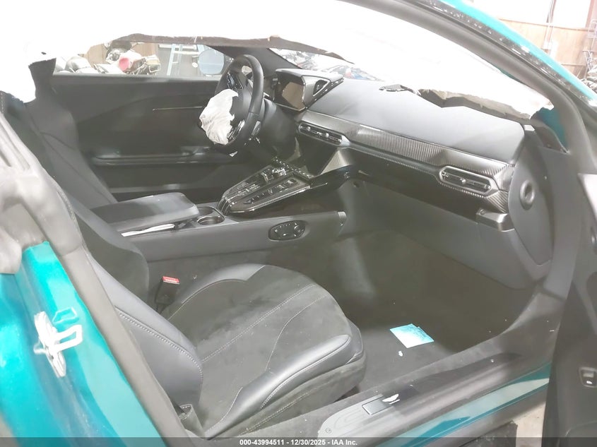 2025 ASTON MARTIN VANTAGE auction photo 5