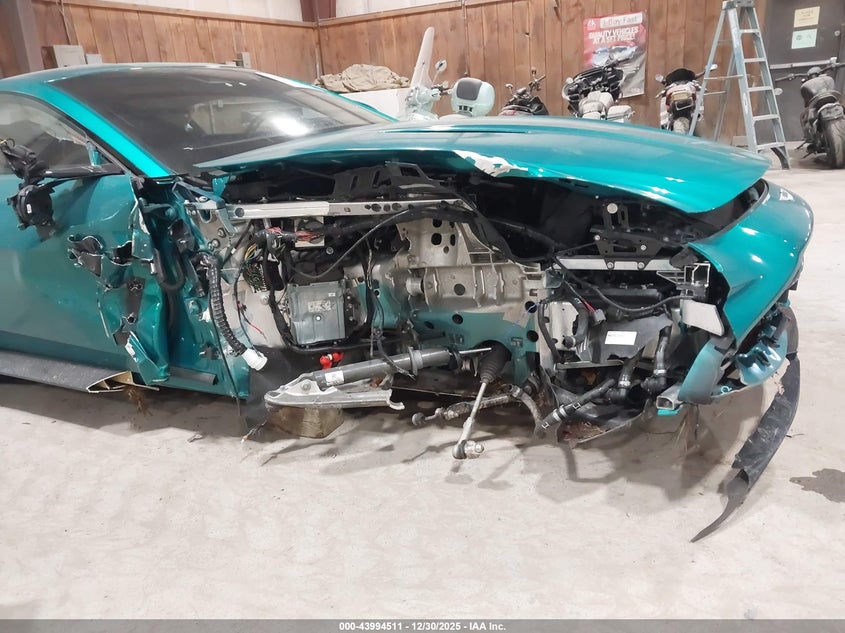 2025 ASTON MARTIN VANTAGE auction photo 6