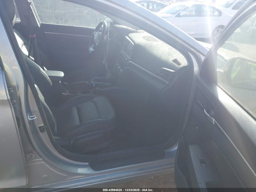 2020 Hyundai Elantra Limited