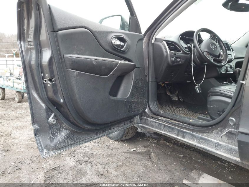 2019 Jeep Cherokee Latitude Plus 4X4 VIN: 1C4PJMLX0KD289663 Lot: 43994562