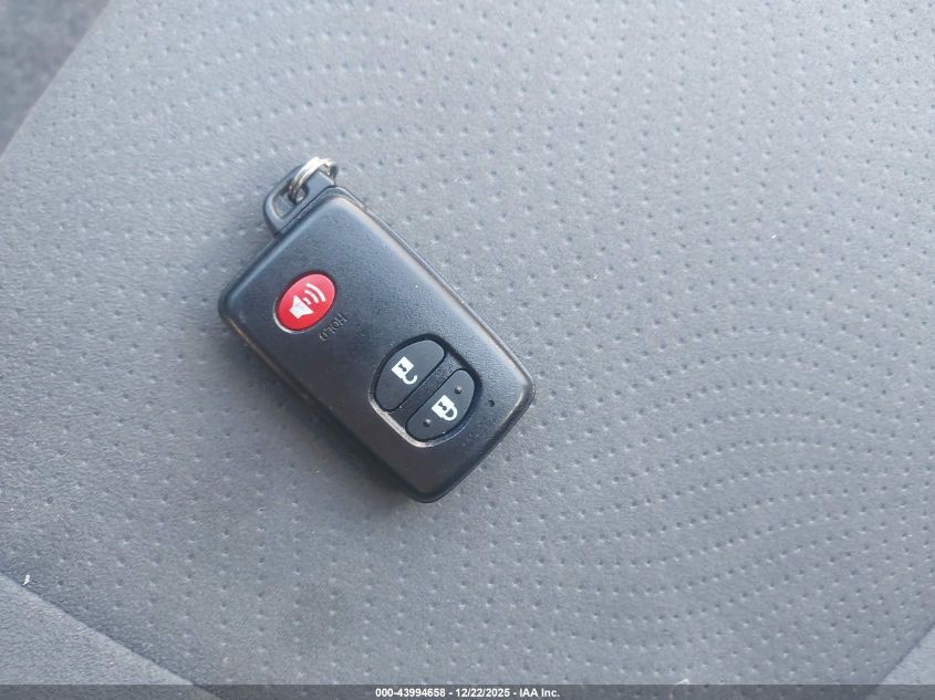 2013 Toyota Prius Two VIN: JTDKN3DU8D5548068 Lot: 43994658