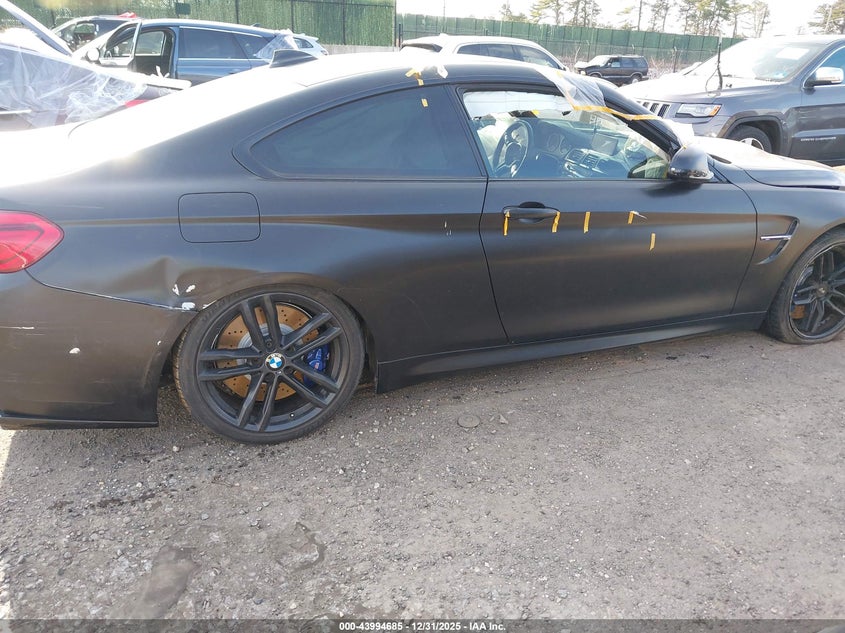 VIN WBS4Y9C52JAA85565 2018 BMW M4