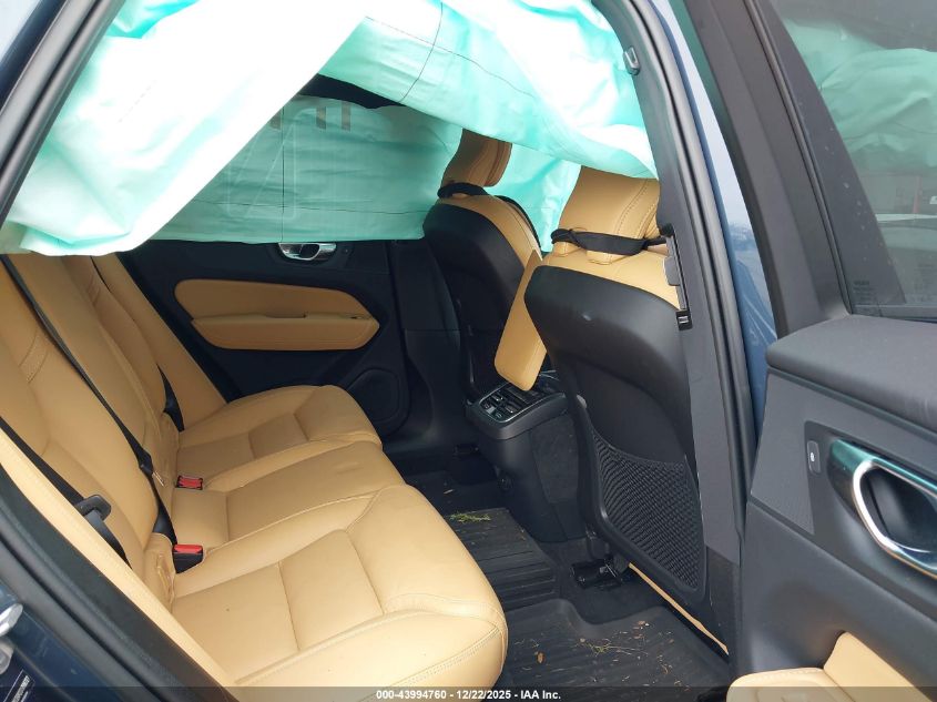 2025 Volvo Xc60 B5 Ultra VIN: YV4M12RM2S1038727 Lot: 43994760