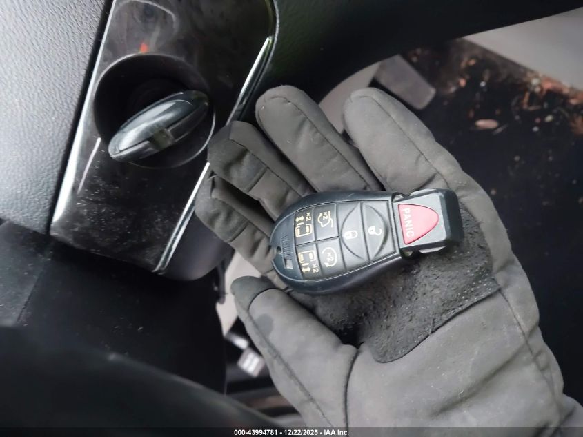 2011 Chrysler Town & Country Touring-L VIN: 2A4RR8DG7BR759184 Lot: 43994781