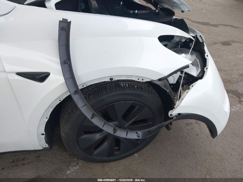 2025 Tesla Model Y Long Range Dual Motor Rear-Wheel Drive VIN: 7SAYGDED7SF221636 Lot: 43994801