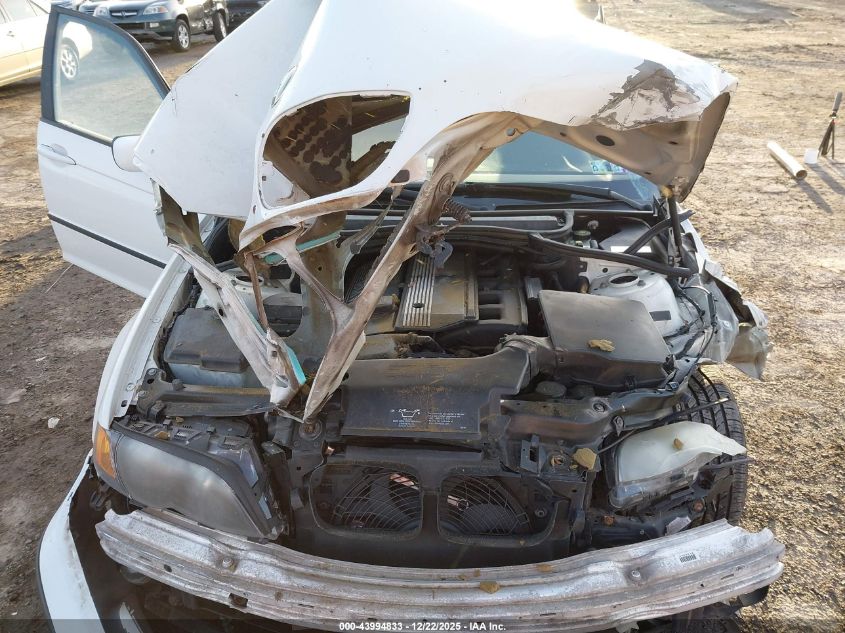 2004 BMW 325Xi VIN: WBAEU33434PR09404 Lot: 43994833