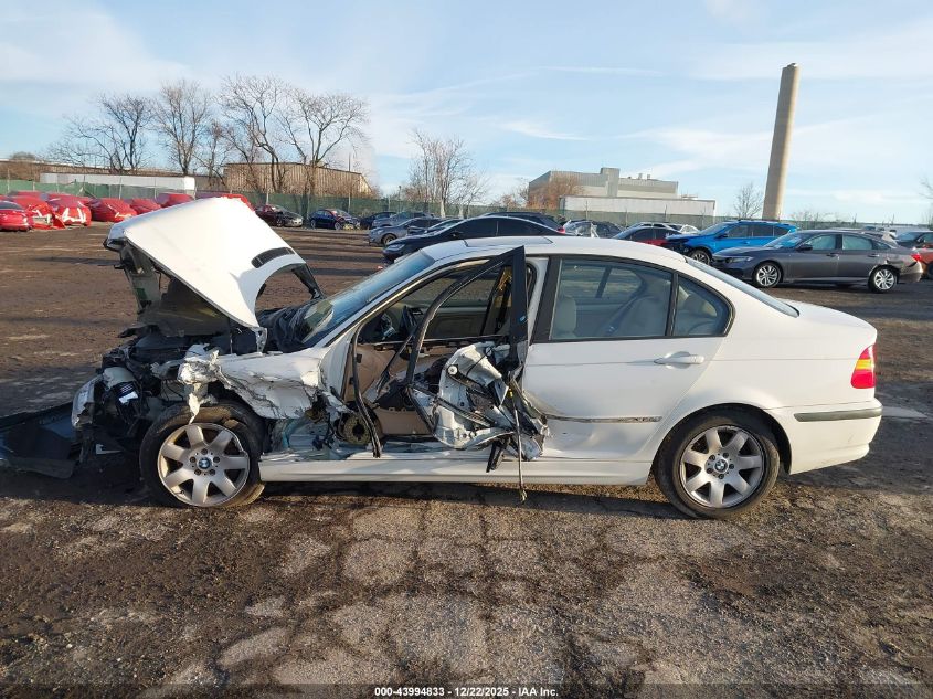 2004 BMW 325Xi VIN: WBAEU33434PR09404 Lot: 43994833