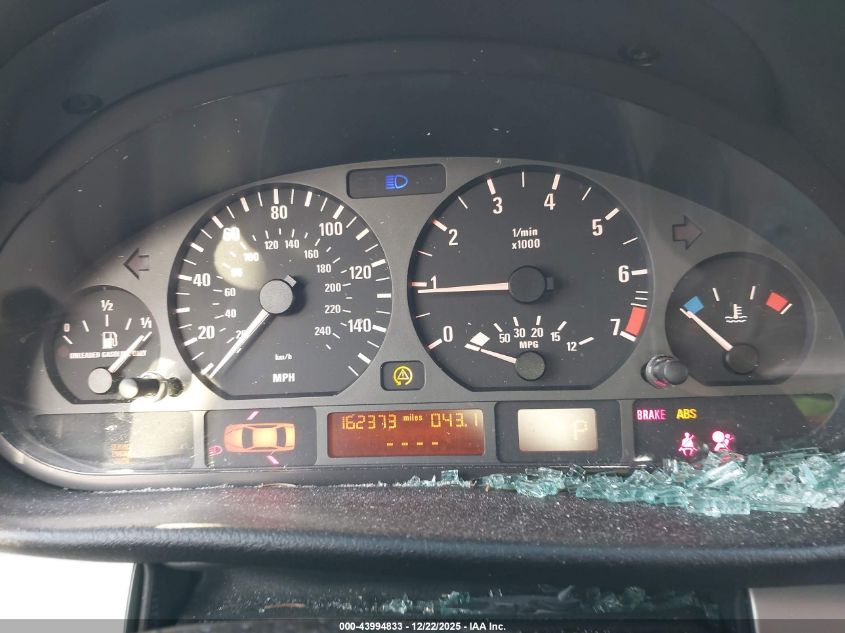 2004 BMW 325Xi VIN: WBAEU33434PR09404 Lot: 43994833