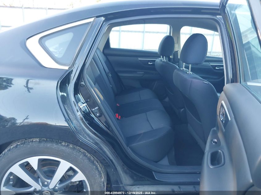 2017 Nissan Altima 2.5 Sr VIN: 1N4AL3AP4HC135751 Lot: 43994973