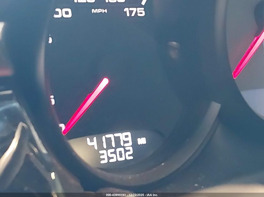 2018 Porsche Macan S VIN: WP1AB2A54JLB34223 Lot: 43995193