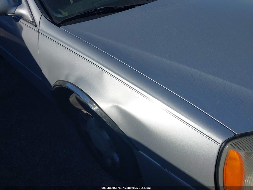 2001 Cadillac Deville Standard W/W20 VIN: 1G6KD54Y21U151154 Lot: 43995576