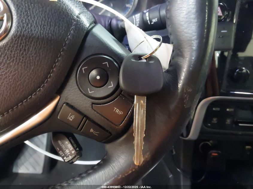 2018 Toyota Corolla Se VIN: 5YFBURHE2JP828155 Lot: 43995653