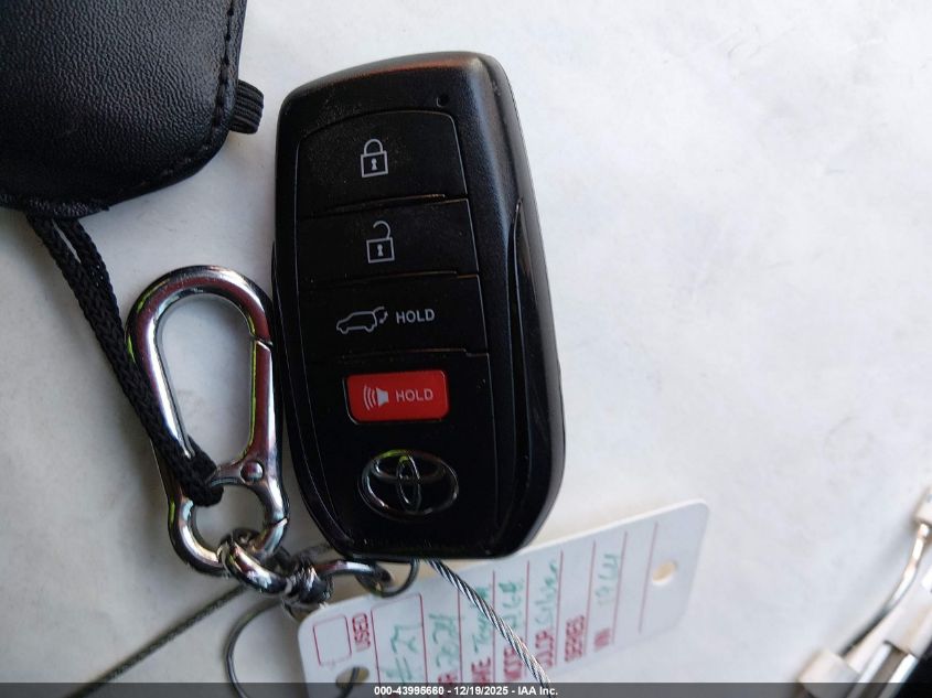 2024 Toyota Grand Highlander Xle VIN: 5TDAAAB53RS031964 Lot: 43995660