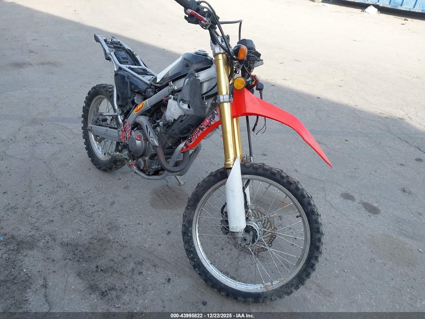 MLHMD3819F5203613 HONDA CRF250 Photo 1