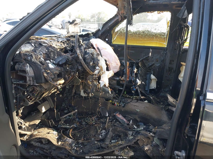 2013 Cadillac Escalade Esv Platinum Edition