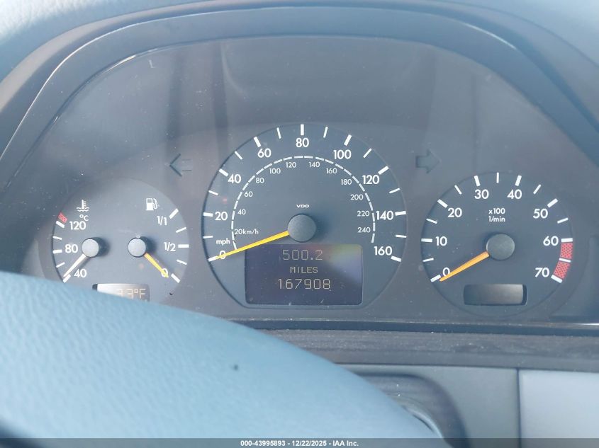 2000 Mercedes-Benz E 320 VIN: WDBJF65J2YB111994 Lot: 43995893