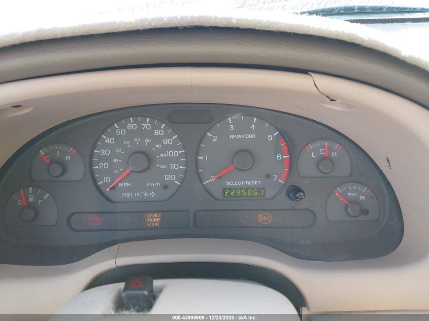 1FAFP40432F208024 2002 FORD MUSTANG photo no. 7