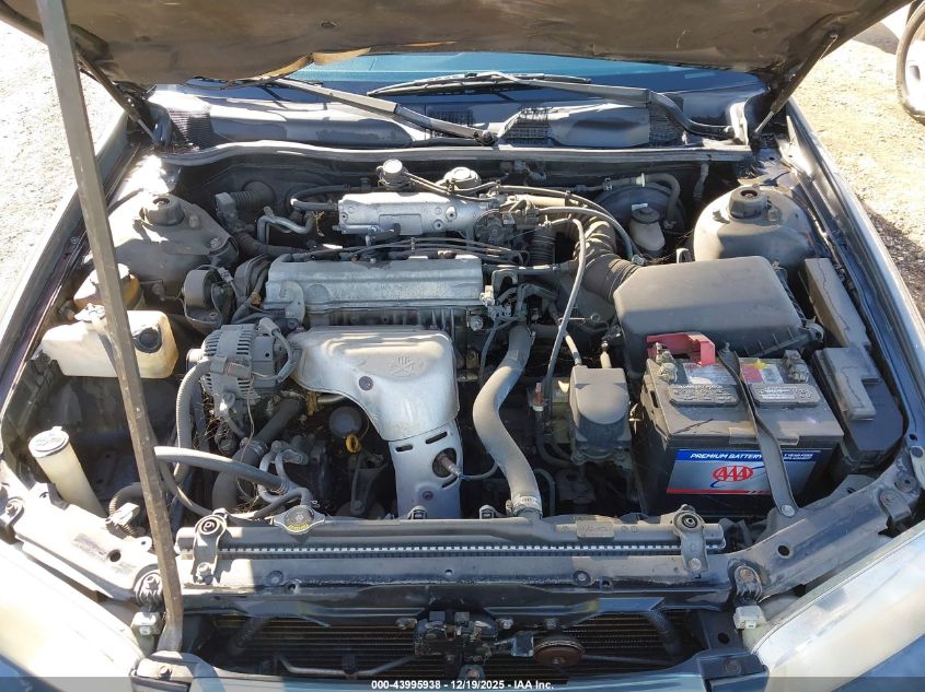 2001 Toyota Camry Le VIN: JT2BG22KX10539380 Lot: 43995938