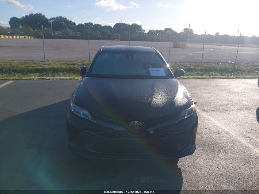 2018 Toyota Camry Le VIN: 4T1B11HK8JU025462 Lot: 43996007