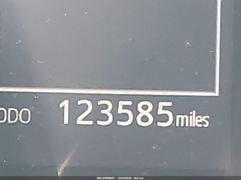 2018 Toyota Camry Le VIN: 4T1B11HK8JU025462 Lot: 43996007