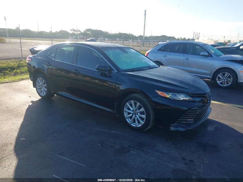 2018 Toyota Camry Le VIN: 4T1B11HK8JU025462 Lot: 43996007