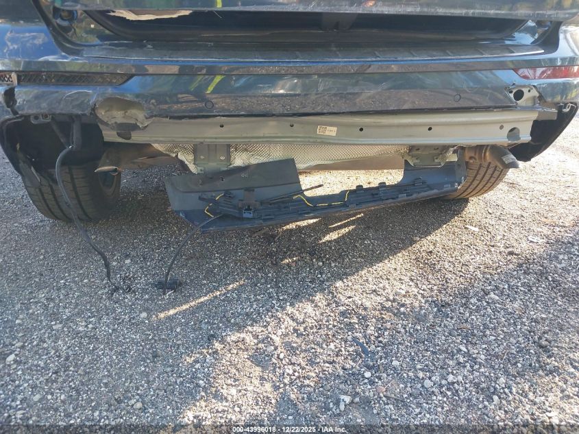 2025 Volvo Xc60 B5 Plus VIN: YV4M12RC3S1080895 Lot: 43996018