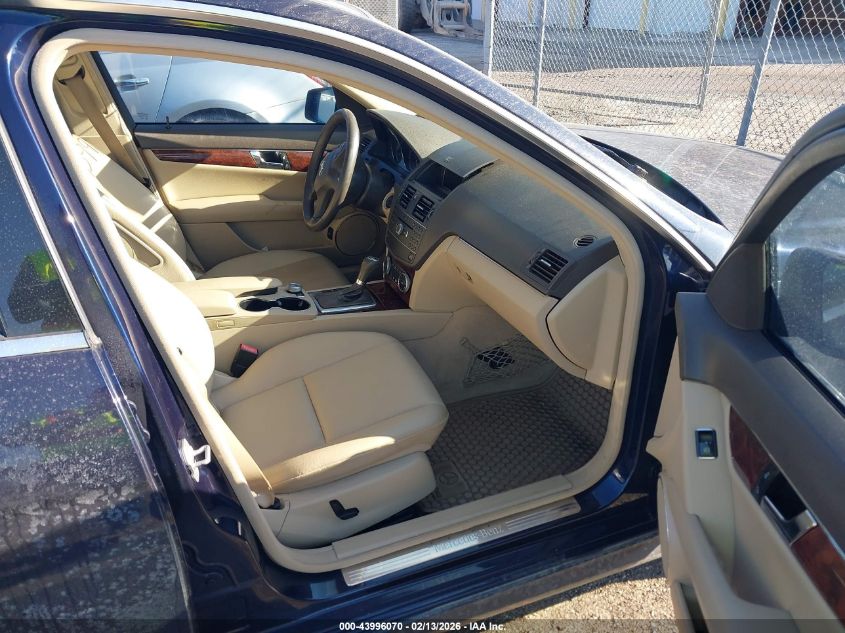 2011 Mercedes-Benz C 300 Luxury 4Matic/Sport 4Matic