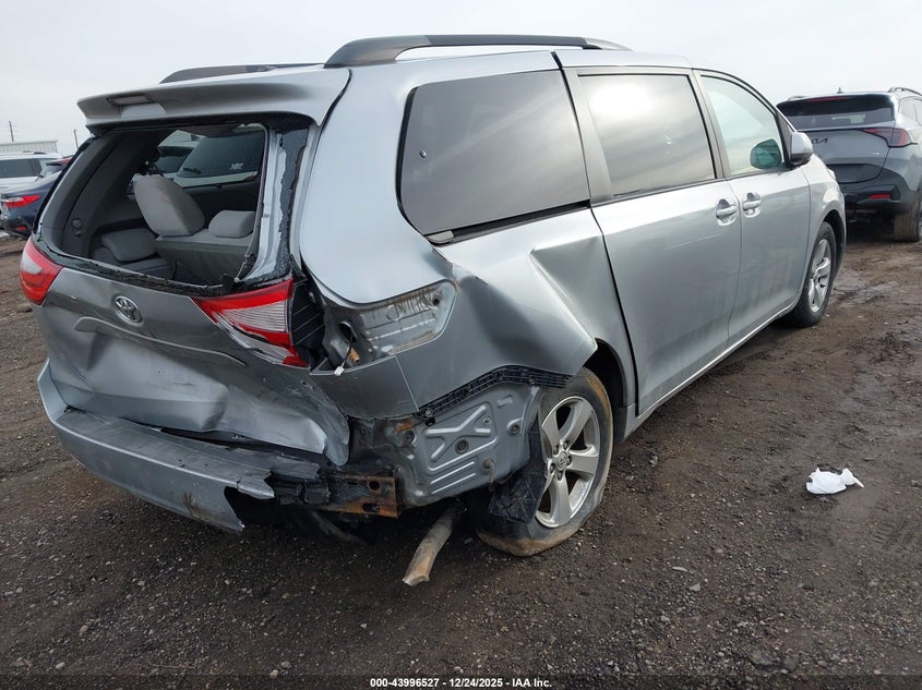 2015 Toyota Sienna Le 8 Passenger