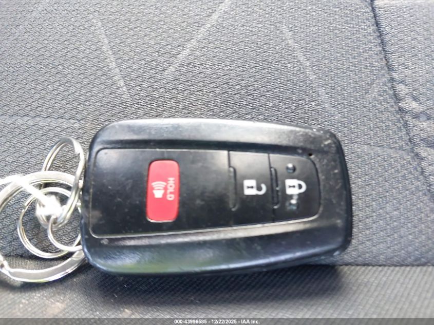 2019 Toyota Rav4 Xle VIN: 2T3W1RFV3KW019557 Lot: 43996585