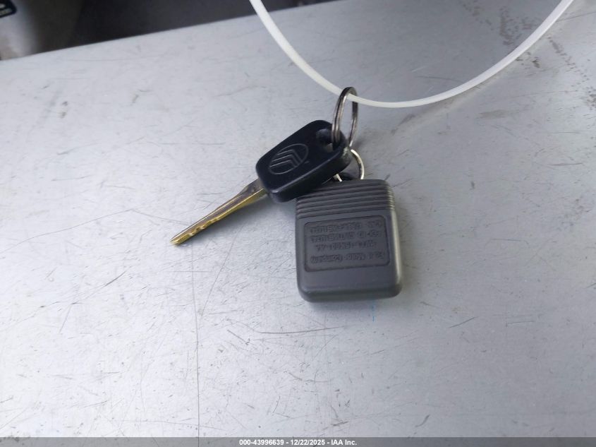 2002 Mercury Grand Marquis Gs VIN: 2MEFM74W92X656187 Lot: 43996639