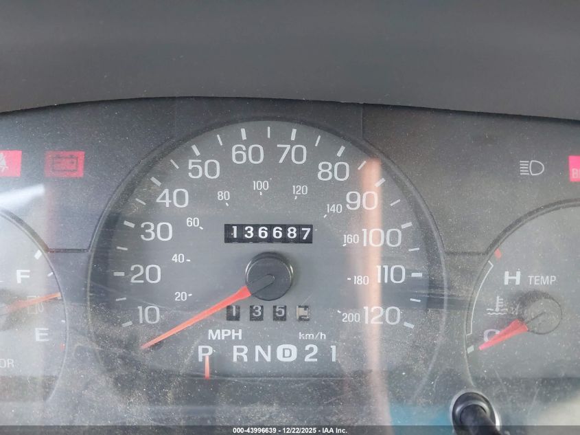 2002 Mercury Grand Marquis Gs VIN: 2MEFM74W92X656187 Lot: 43996639