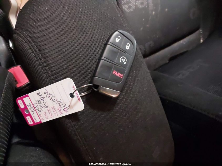 2017 Jeep Renegade Latitude 4X4 VIN: ZACCJBBB0HPG55530 Lot: 43996684