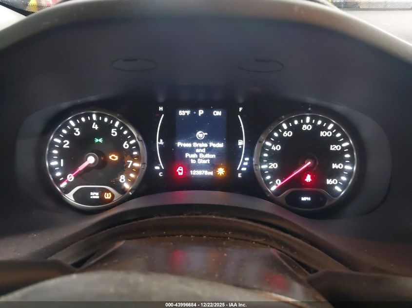 2017 Jeep Renegade Latitude 4X4 VIN: ZACCJBBB0HPG55530 Lot: 43996684