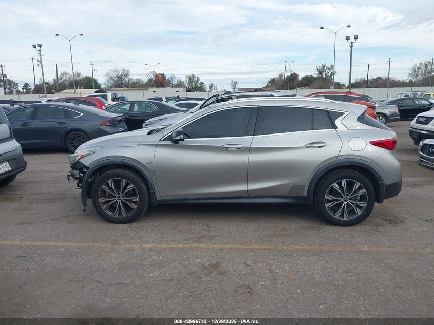 2017 Infiniti Qx30 Premium VIN: SJKCH5CRXHA023656 Lot: 43996743