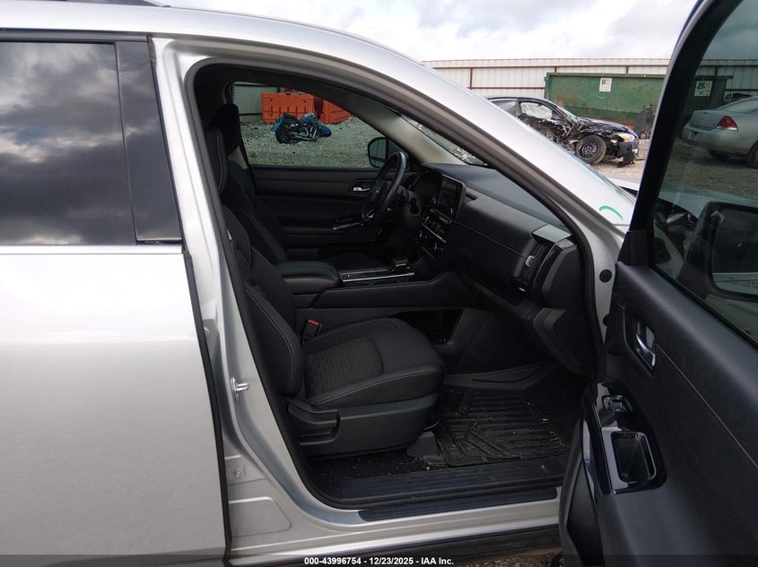 2022 Nissan Pathfinder Sv 2Wd